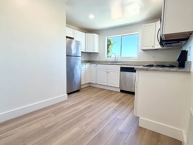 1360 Clayton St #3 — Photo 14