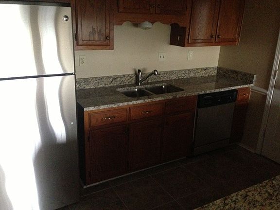 5th image of 3409 Laurelwood St