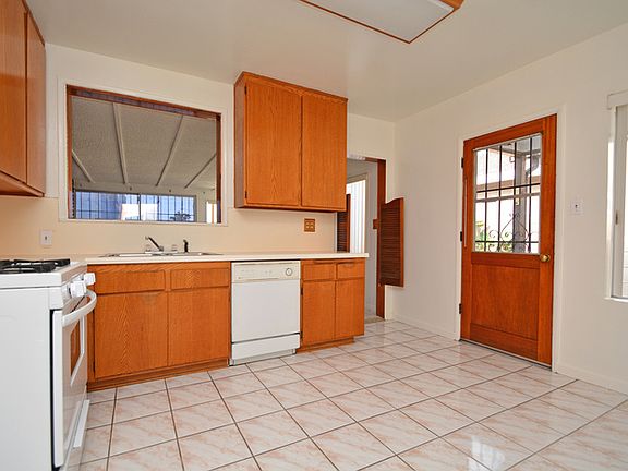 5th image of 11018 Belfair St