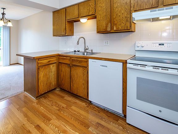 5th image of 10375 Balsam Ln