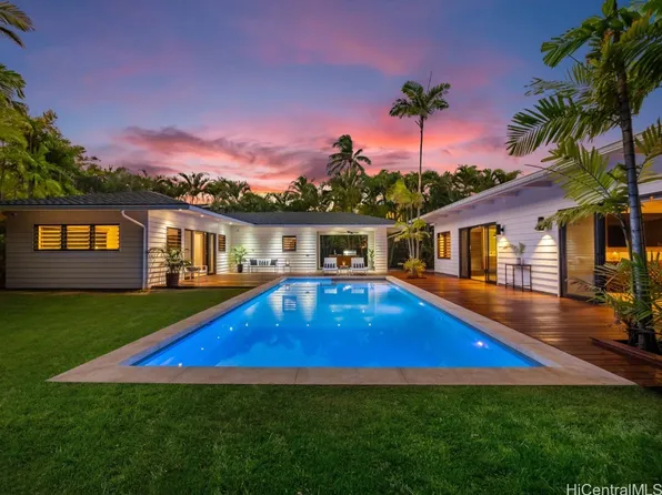 1561 Mokulua Dr, Kailua, HI 96734