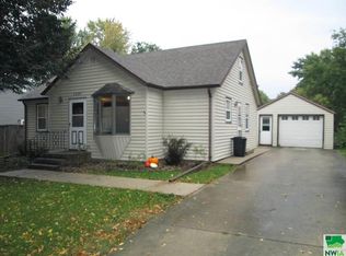 1021 8th St, Sheldon, IA 51201