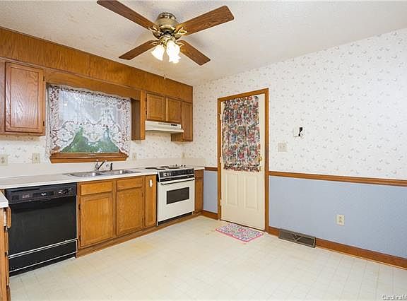 5th image of 7625 Denon Hills Dr