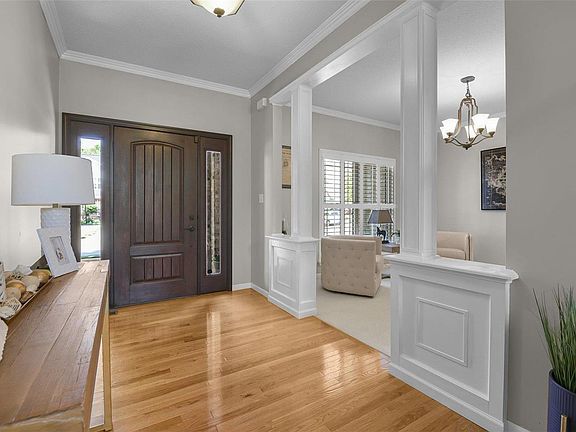 4th image of 153 Somerset Dr