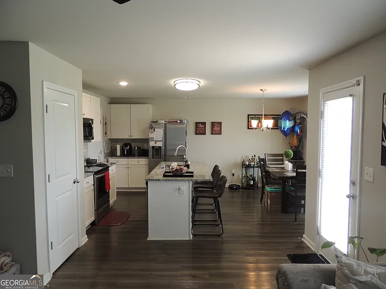 325 McGiboney Ln — Photo 8