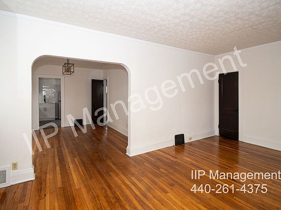 5th image of 2207 Chesterland Ave #2207