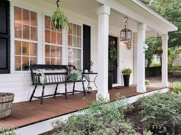 164 Morgan Cove Drive, Burgaw, NC 28425