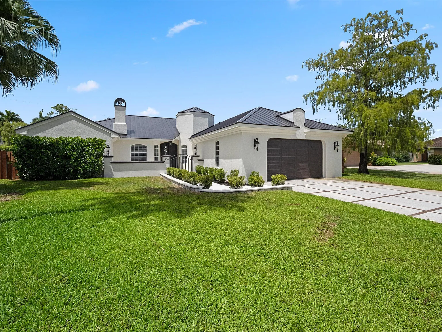 4 bed, 2.5 bath, 2513 sqft, $6,500 — Photo 2