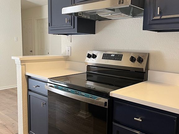 2nd image of 2606 Lakebriar St