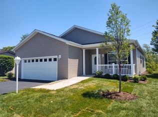 1413 Winners Cir, Grayslake, IL 60030