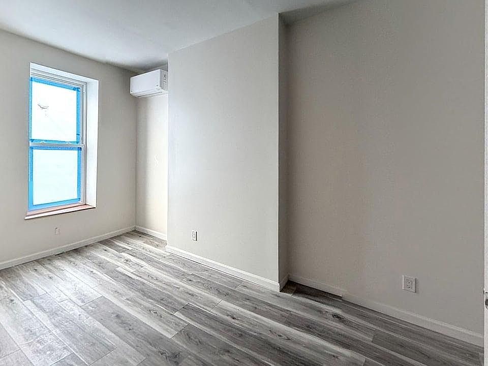 1st image of 374 Tompkins Ave APT 2