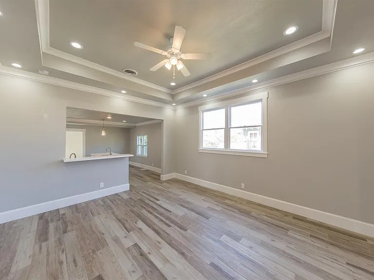 4307 Avenue Q — Photo 32