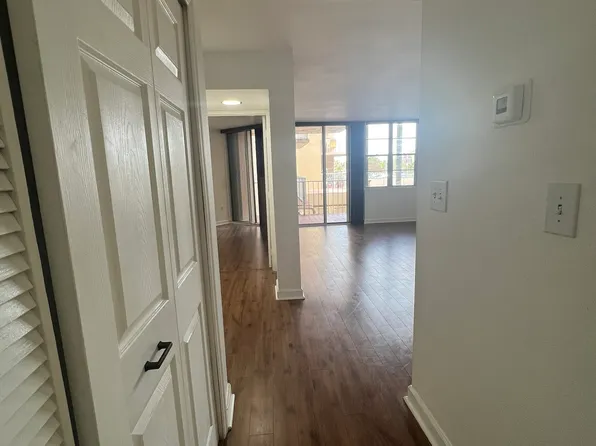 10801 SW 109th Ct APT D208, Miami, FL 33176