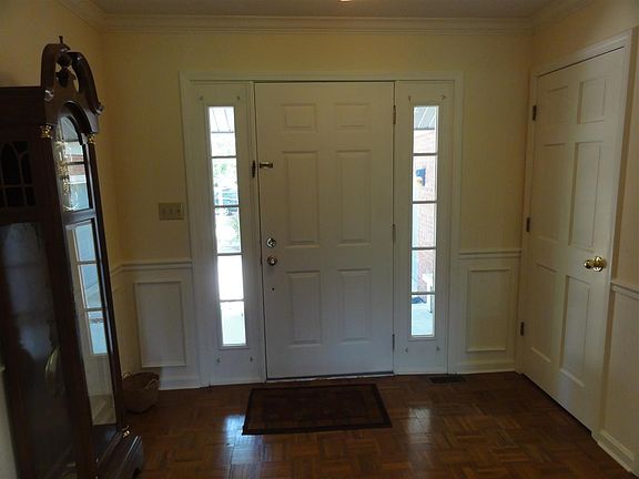 3rd image of 5633 Dutches Ct