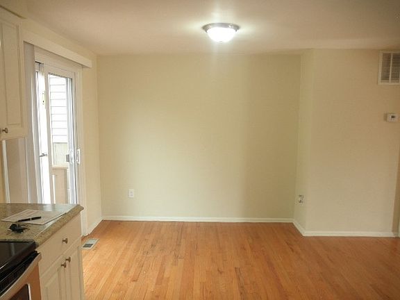 5th image of 4 Craftsman Ct