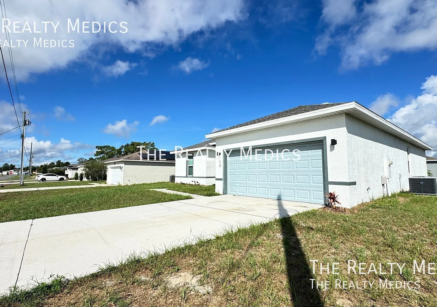 Beautiful 4Bedroom Home in Poinciana Internet & Cable Included! — Photo 2