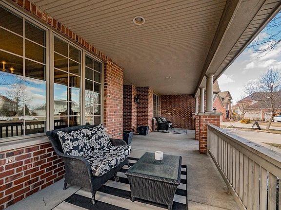 3rd image of 25158 W Thornberry Dr
