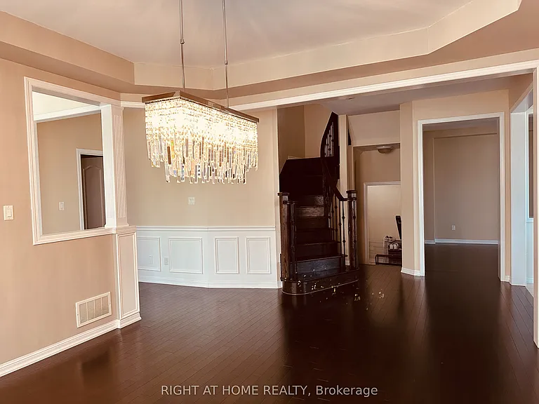 116 Hurst Dr — Photo 7