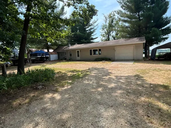 W5821 Lake St, Packwaukee, WI 53953