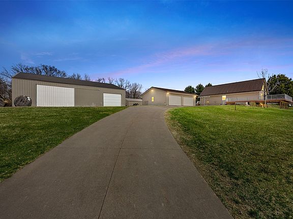 3rd image of 4903 Valley Farm Rd