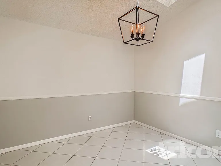 110 Yorktown Pl — Photo 4