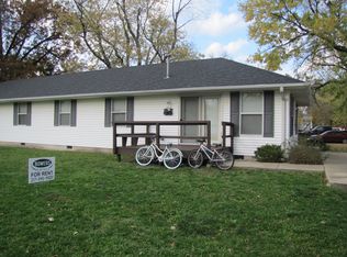 1015 Grant Ave, Charleston, IL 61920