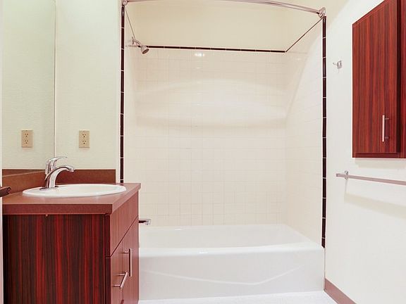 5th image of 210 NW 20th Ave APT 305