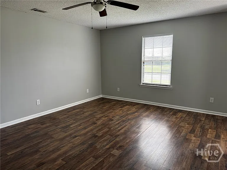 902 Black Willow Dr — Photo 5