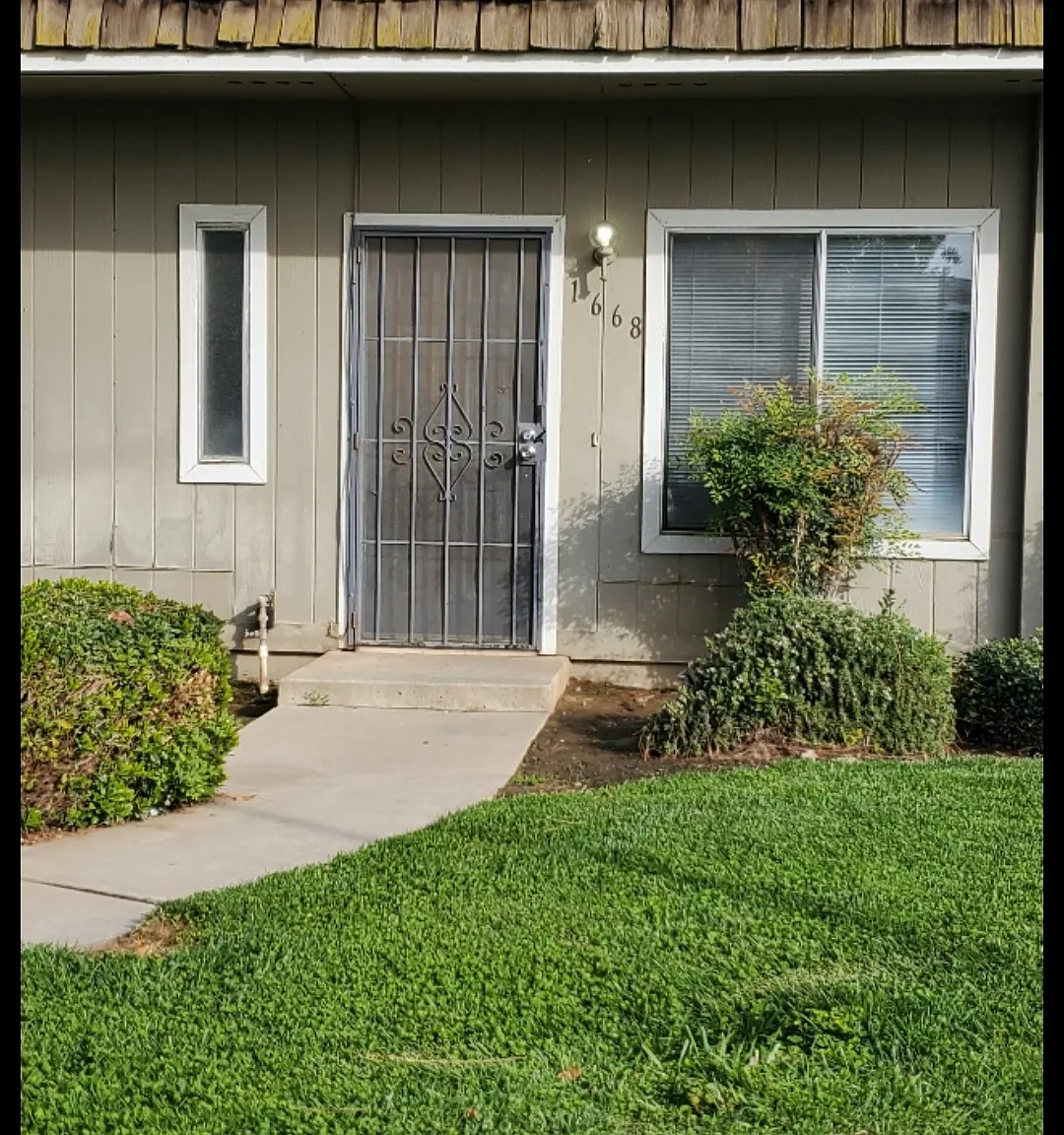 2 bed, 1.5 bath, 972 sqft, $1,500 — Photo 1