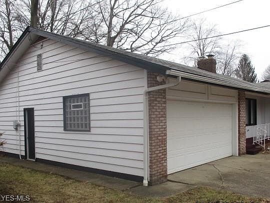 3rd image of 272 Trumbull Ave