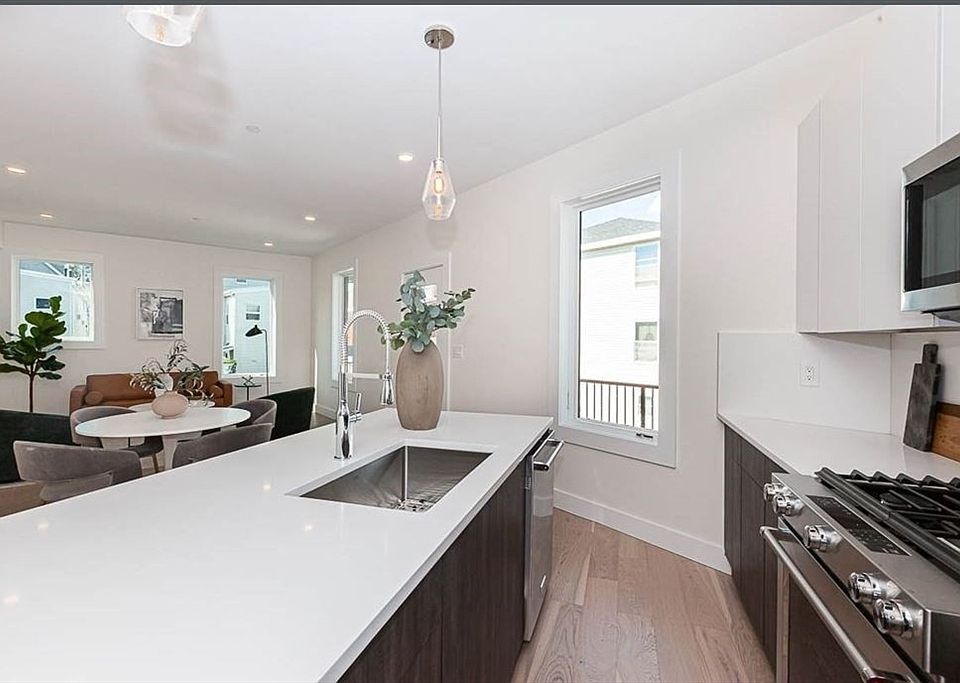 105 Washington St #2C, Somerville, MA 02143 | Zillow