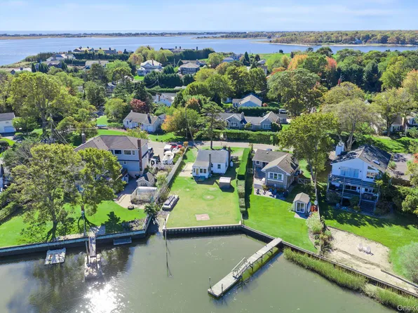 61 W End Avenue, East Quogue, NY 11942