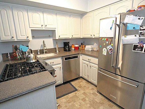 5th image of 782 S Gannon Ave