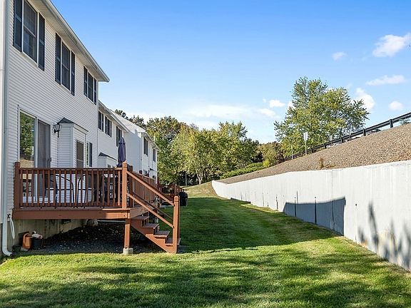 4th image of 33 Christopher Dr #66