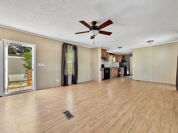 3rd image of 74 Avenue East N