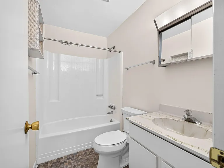 225 Harvest Dr — Photo 31