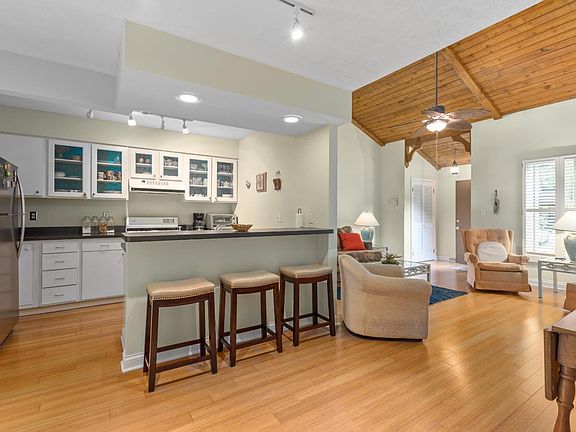 4th image of 1807 Earthstone Dr