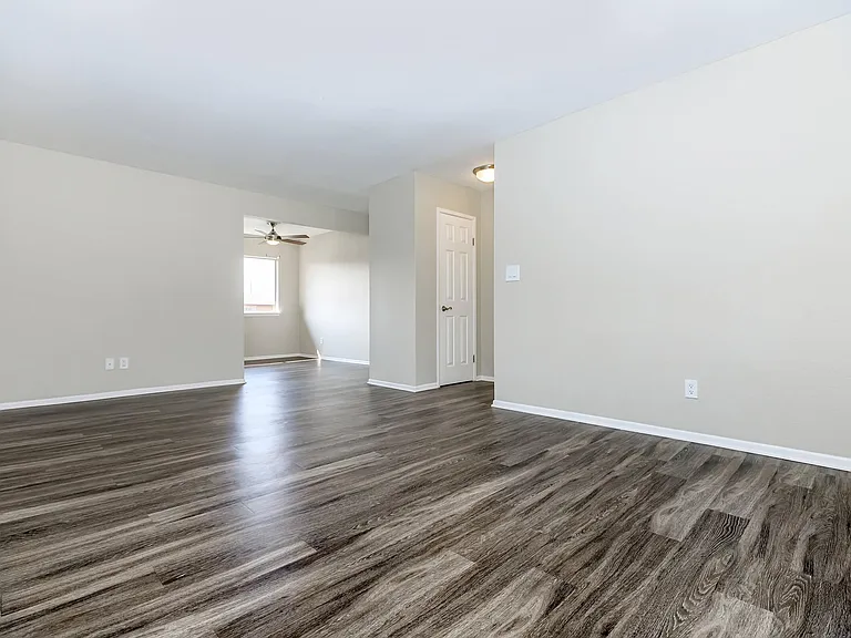 Meadowood Place Apartment Homes — Photo 10