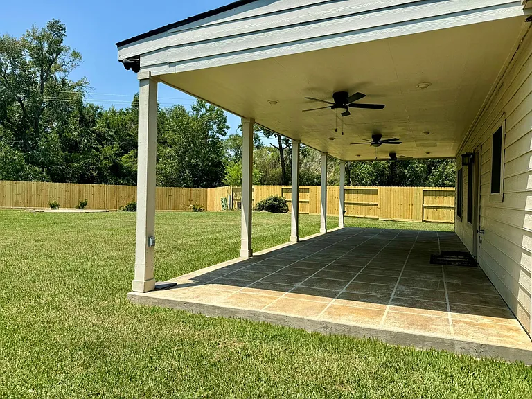 202 Almond Dr — Photo 16