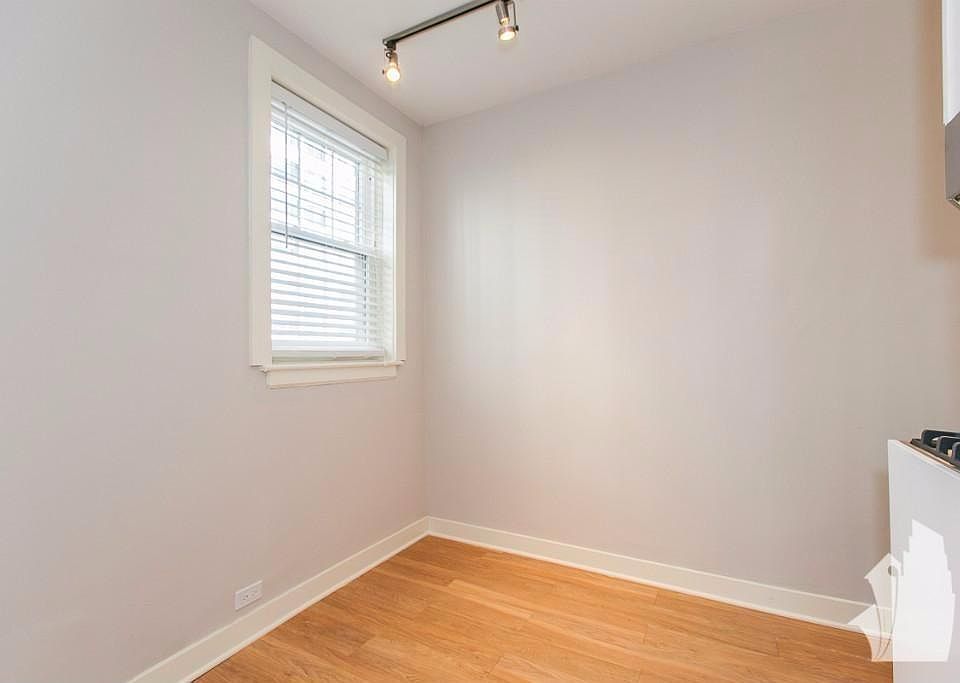 1st image of 3839 N Greenview Ave APT 03E