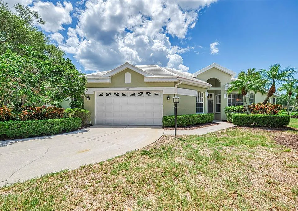 549 Fallbrook Dr