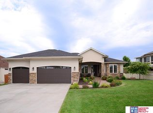 7440 Exbury Rd, Lincoln, NE 68516