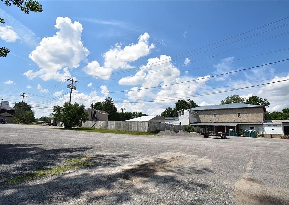 2nd image of 80 Lake St