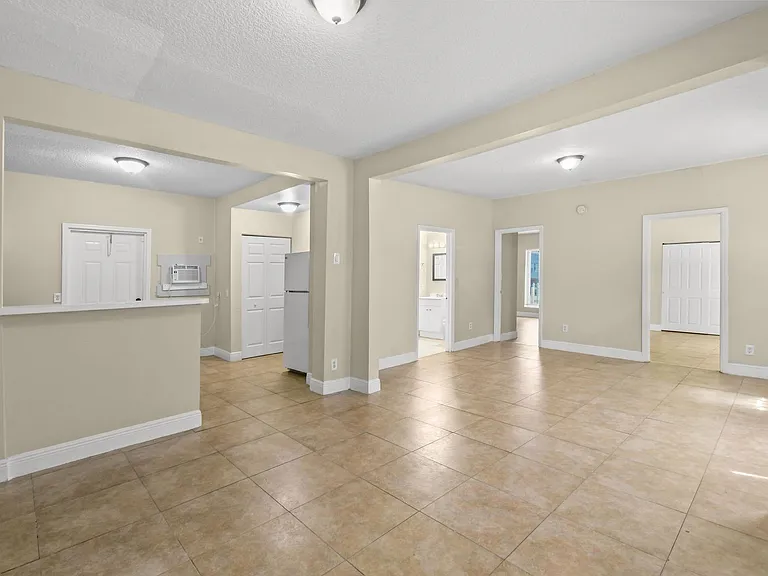 3721 Henry Ave — Photo 8