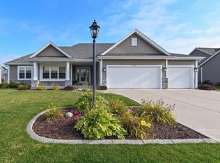 3534 Howell Oaks Dr, Waukesha, WI 53188