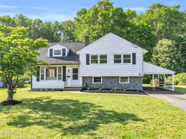 17 Woods End Road, Middletown, NJ 07748