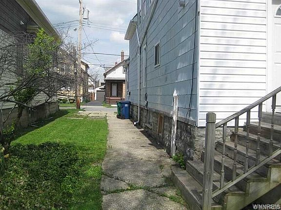 4th image of 215 Geary St