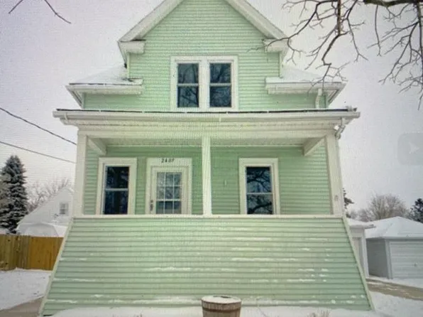 2409 8th St, Monroe, WI 53566