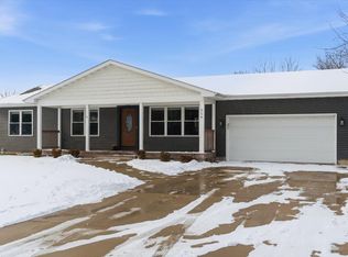 214 Garnett Ave, Winthrop Harbor, IL 60096