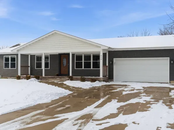 214 Garnett Ave, Winthrop Harbor, IL 60096